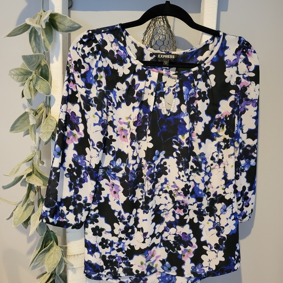 Express Tops - Express Blouse. Small. Floral.